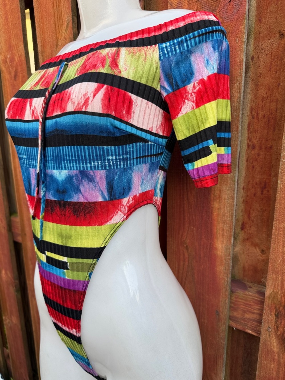 Kimcine Curve Multicolor Striped Off-Shoulder Women’s Bodysuit Shorts Set Size M - Picture 3 of 8